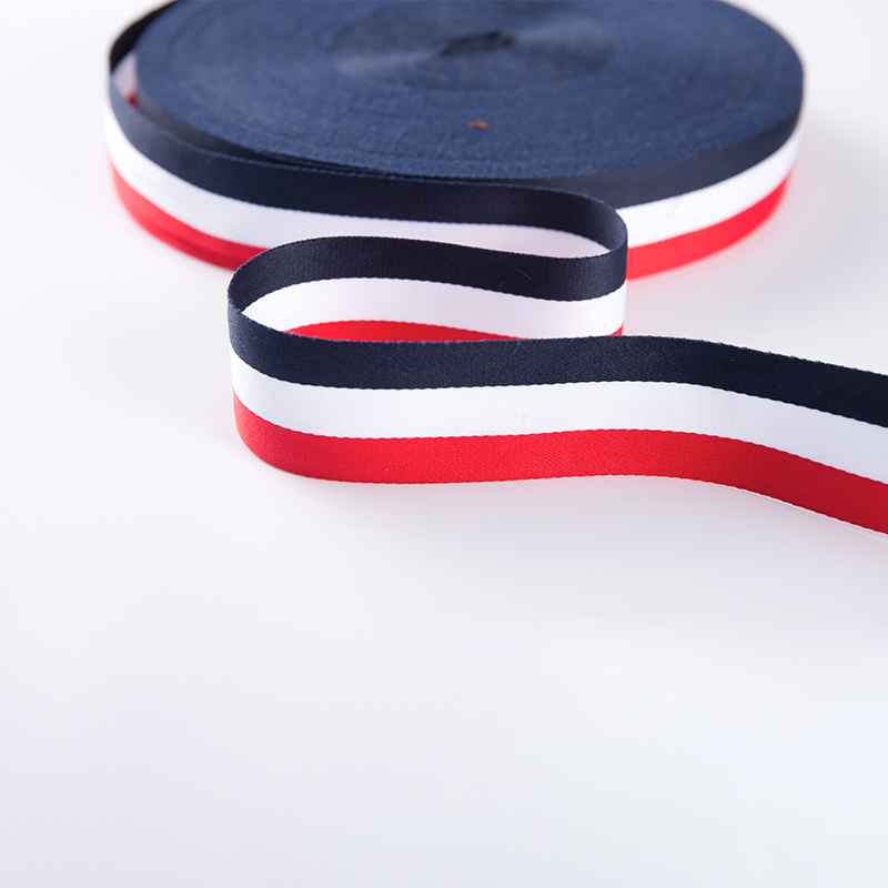 বোনা টেপ মুদ্রণ প্রযুক্তি: প্রযুক্তিগত উদ্ভাবন সীমাহীন নকশার দিকে লক্ষ্য করে